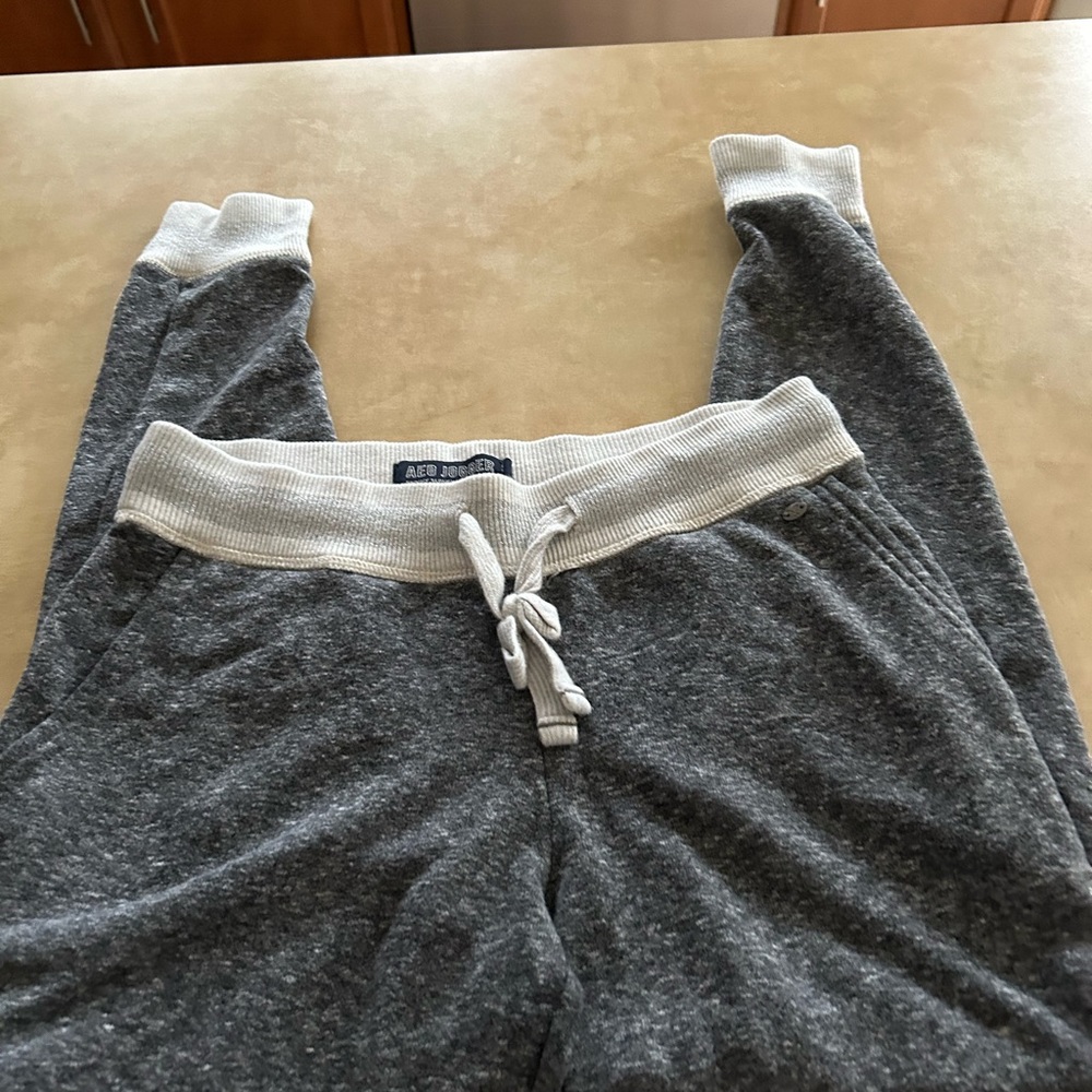 American Eagle xs joggers